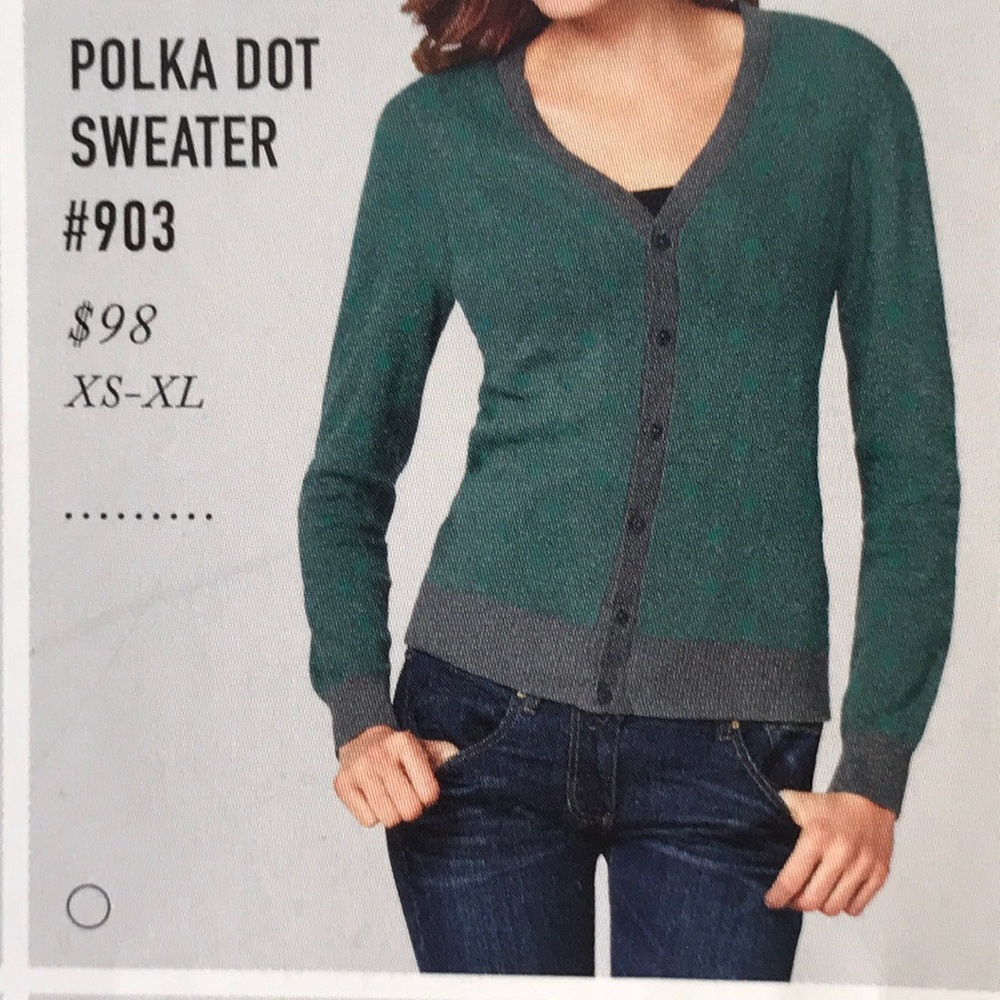 ⬇️SALE⬇️. ❤️Adorable Cabi Poka-Dot Sweater #903
